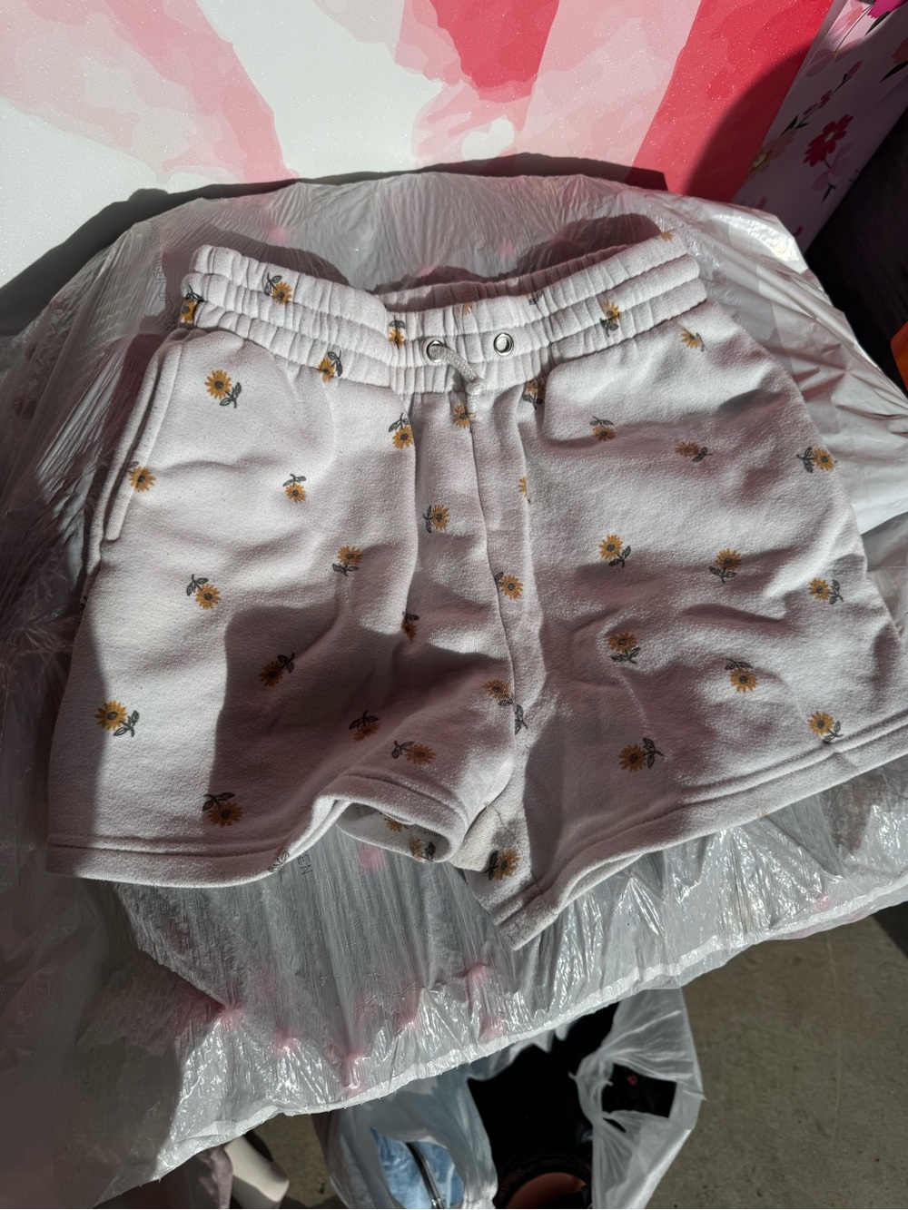 Angel Kiss White High-Waist Daisy Print Shorts